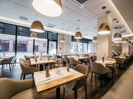 Q Hotel Plus Katowice - Yeme / İçme