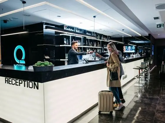 Q Hotel Plus Krakow - Lobi