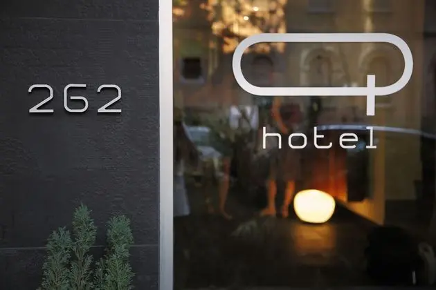 Q HOTEL