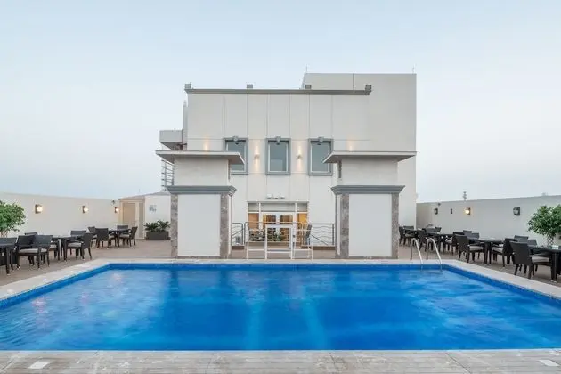 Qamar Hotel Jeddah - Havuz