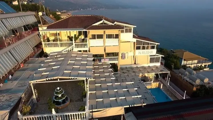 Qeparo Napolon Complex