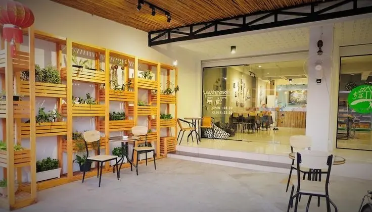 Qing lian Youth Hostel&Cafe