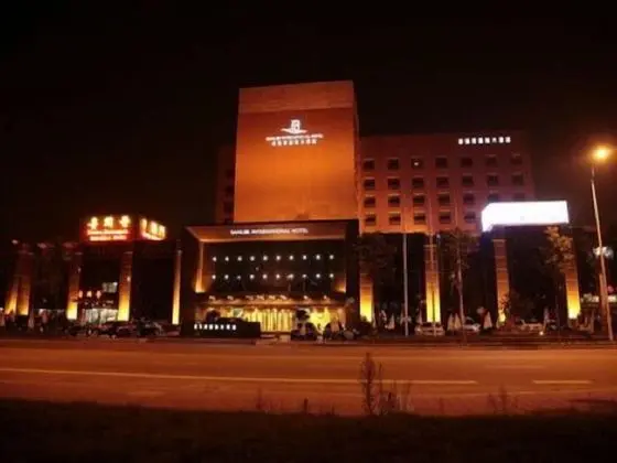 Qingdao Danube International Hotel - Dış Mekan