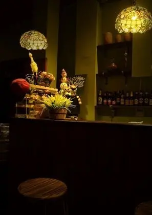 Qingdao Yuezhu Topic Hostel - Bar