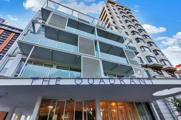 Quadrant 2 Bdr with Seaview & Parking - Dış Mekan