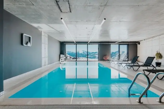Quadrum Ski & Yoga Resort - Havuz