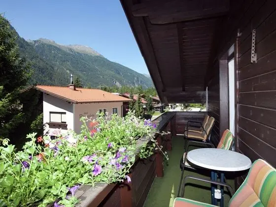 Quaint Apartment in Langenfeld With Parking - Dış Mekan