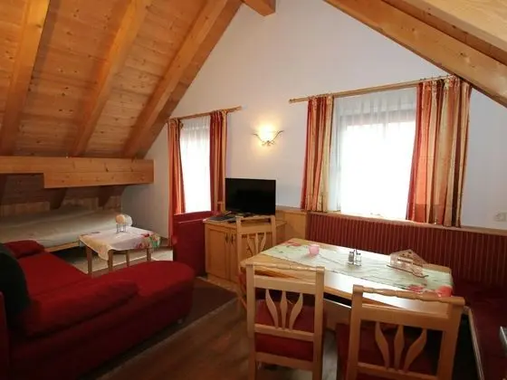 Quaint Apartment in Langenfeld With Sauna - Yerinde Yemek