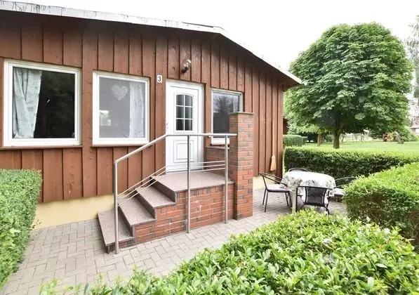 Quaint Bungalow with Garden near Insel Poel - Dış Mekan