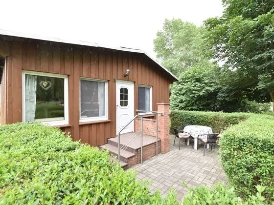 Quaint Bungalow with Garden near Insel Poel - Dış Mekan