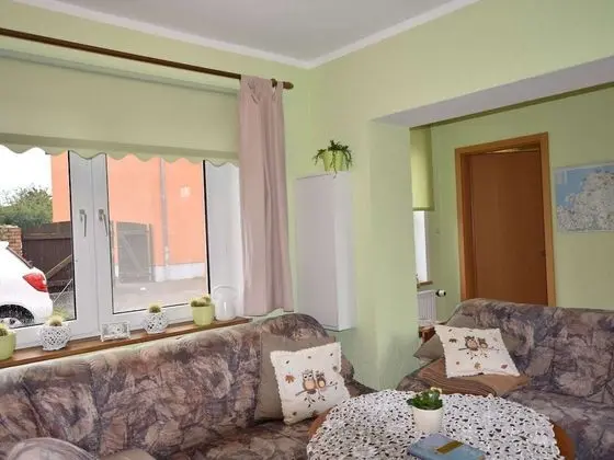 Quaint Bungalow in Reddelich near Baltic Sea Coast - Oda Düzeni