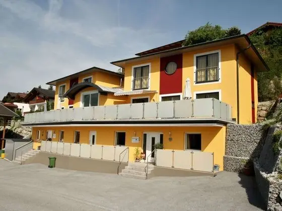 Quaint Chalet in Piesendorf With Balcony - Dış Mekan
