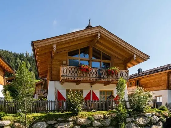 Quaint Chalet in Wald im Pinzgau with Garden near Ski Slopes - Dış Mekan