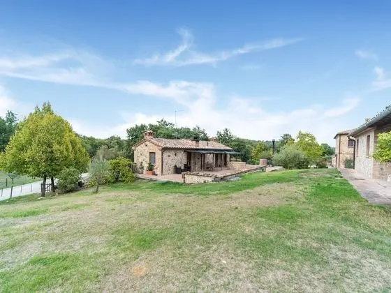 Quaint Cottage in Città Della Pieve With Swimming Pool