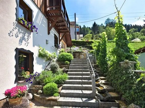 Quaint Farmhouse in Langenbach near Lake - Dış Mekan
