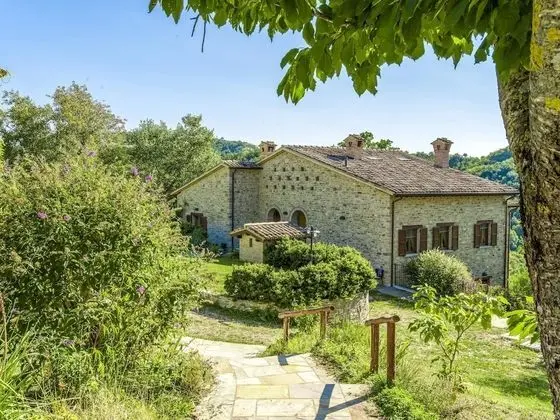 Quaint Holiday Home in Belforte All'isauro With Pool - Dış Mekan