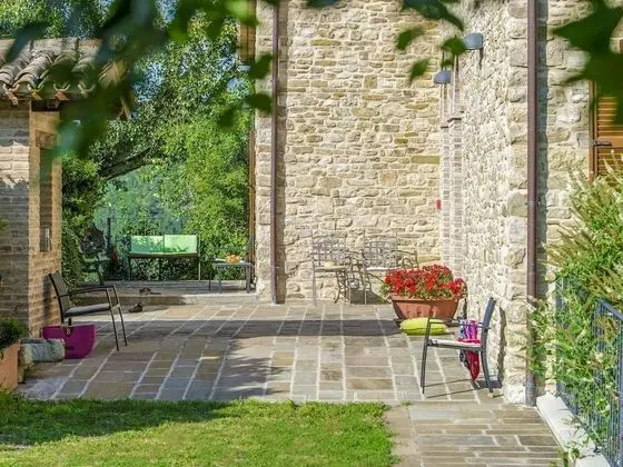 Quaint Holiday Home in Belforte All'isauro With Pool - İç Mekan