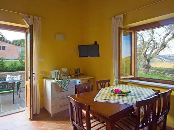 Quaint Holiday Home in Belforte All'isauro With Pool - Mutfak