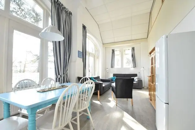 Quaint Holiday Home in Bergen aan Zee near Sea - Yerinde Yemek