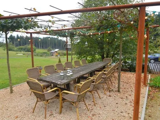 Quaint Holiday Home in Bièvre With Terrace - Öne Çıkan Resim