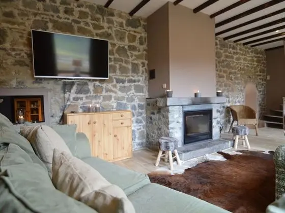 Quaint Holiday Home in Falaën at the Foot of the Ruins of Montaigle - Oda Düzeni