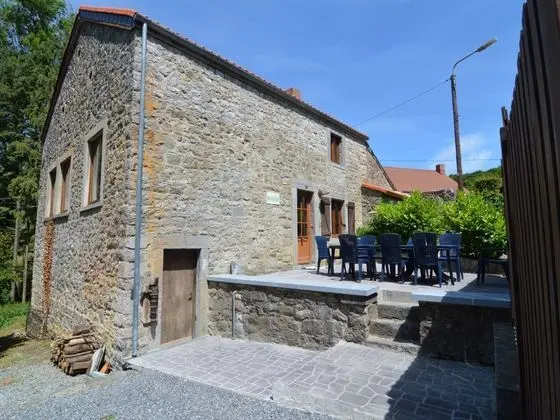 Quaint Holiday Home in Falaën at the Foot of the Ruins of Montaigle - Öne Çıkan Resim