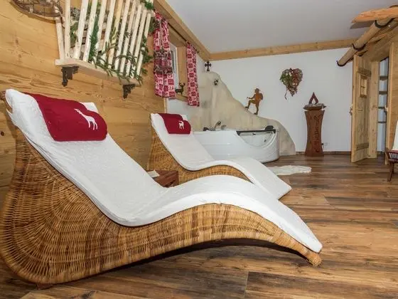 Quaint Holiday Home in Feldwies near Ski Area - Spa