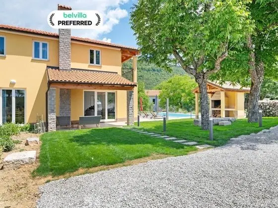 Quaint Holiday Home near Buzet with Terrace