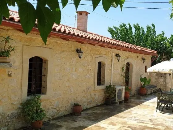 Quaint Holiday Home in Pasalites with Garden near Perama
