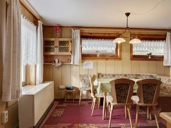 Quaint Holiday Home With Private Balcony in Trusetal - Yerinde Yemek