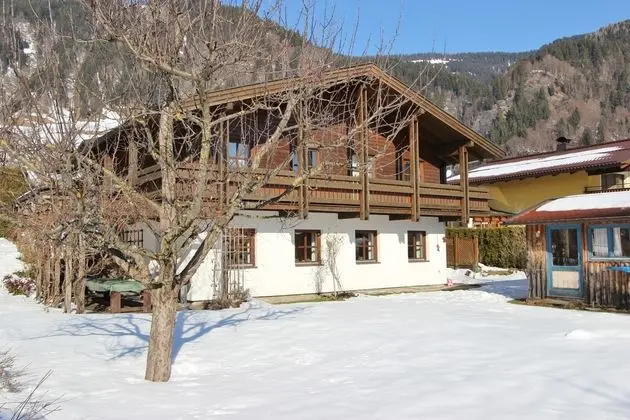 Quaint Mansion With Sauna in Goldegg - Dış Mekan