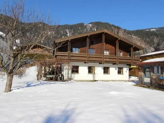 Quaint Mansion With Sauna in Goldegg - Öne Çıkan Resim
