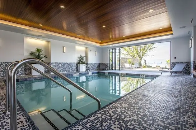 Qualicum Beach Inn - Havuz