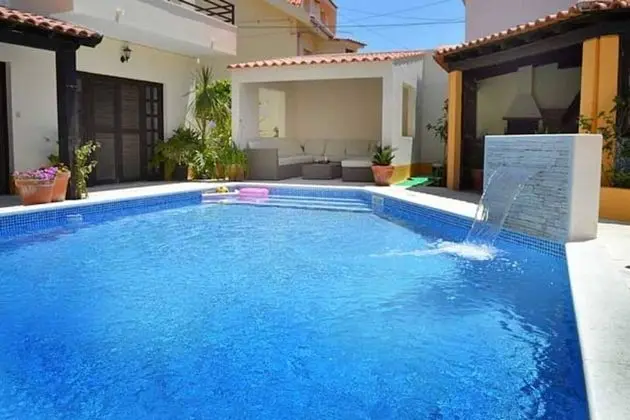 Quality 8-bed Villa in São Martinho do Porto