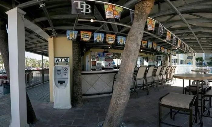 Quality Hotel On The Beach - Bar