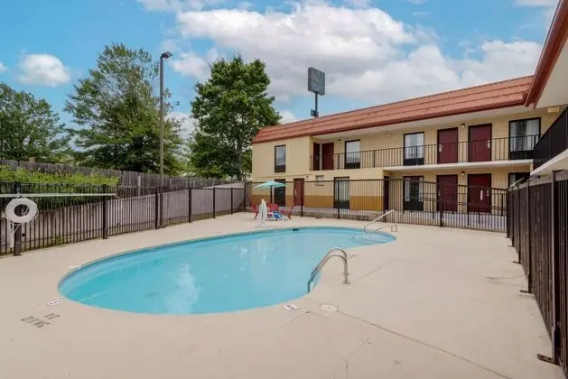 Quality Inn Acworth - Havuz