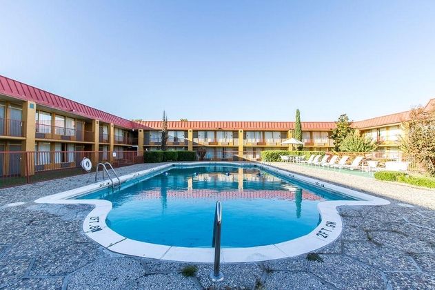 Quality Inn Ada near University