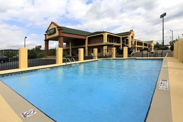 Quality Inn Adairsville