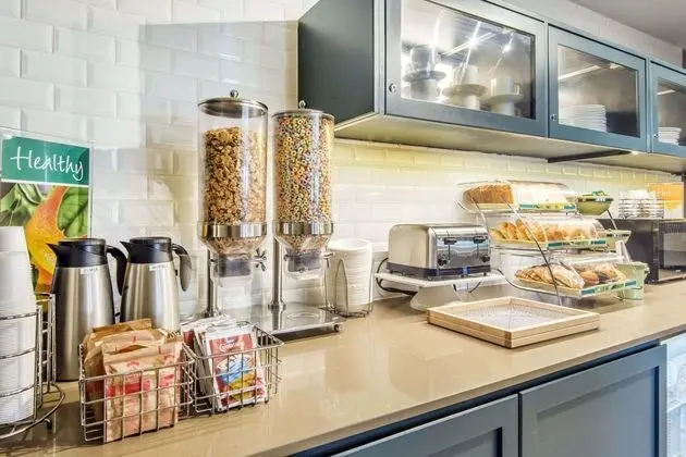 Quality Inn Airport West Mississauga