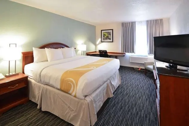 Quality Inn Alexis Rd