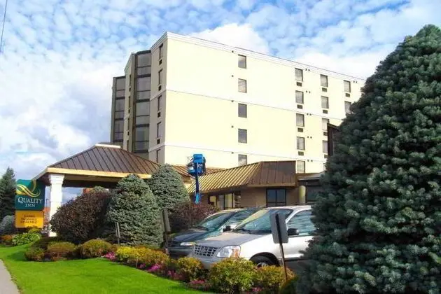 Quality Inn Bay Front St. Marie