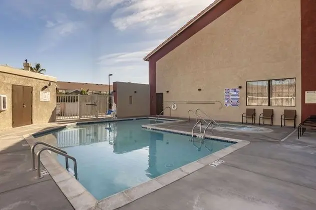 Quality Inn Blythe I-10 - Havuz