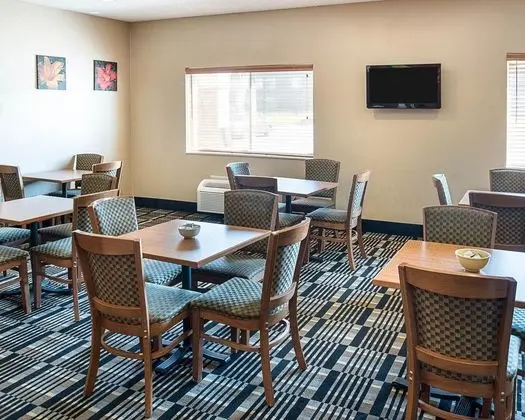 Quality Inn Brooklyn Center