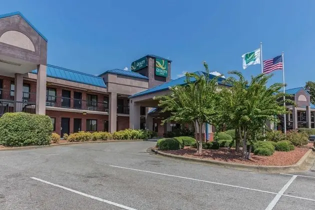 Quality Inn Calera I-65 exit 231 - Dış Mekan