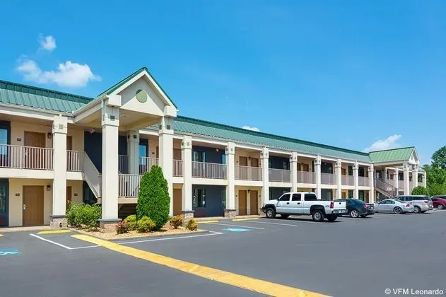 Quality Inn Calhoun Area