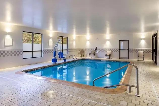 Quality Inn Central Albany - Havuz