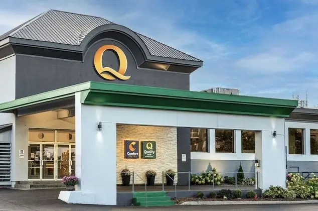 Quality Inn & Conference Centre Kingston Central - Dış Mekan