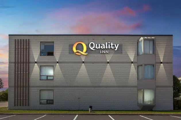 Quality Inn & Conference Centre - Dış Mekan