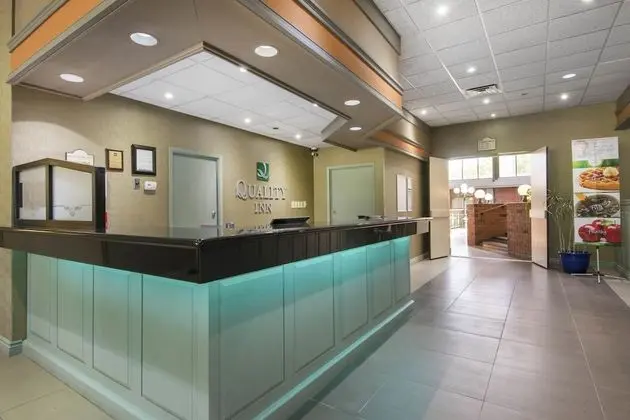 Quality Inn & Conference Centre - Lobi