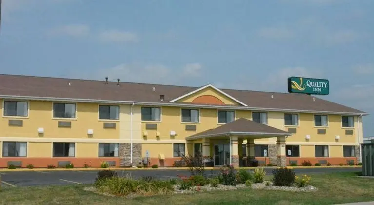 Quality Inn - Coralville
